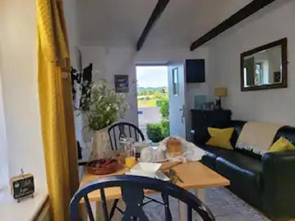 Birch Cottage With Private Wood Fire Hot Tub Harrietsham ภายนอก รูปภาพ