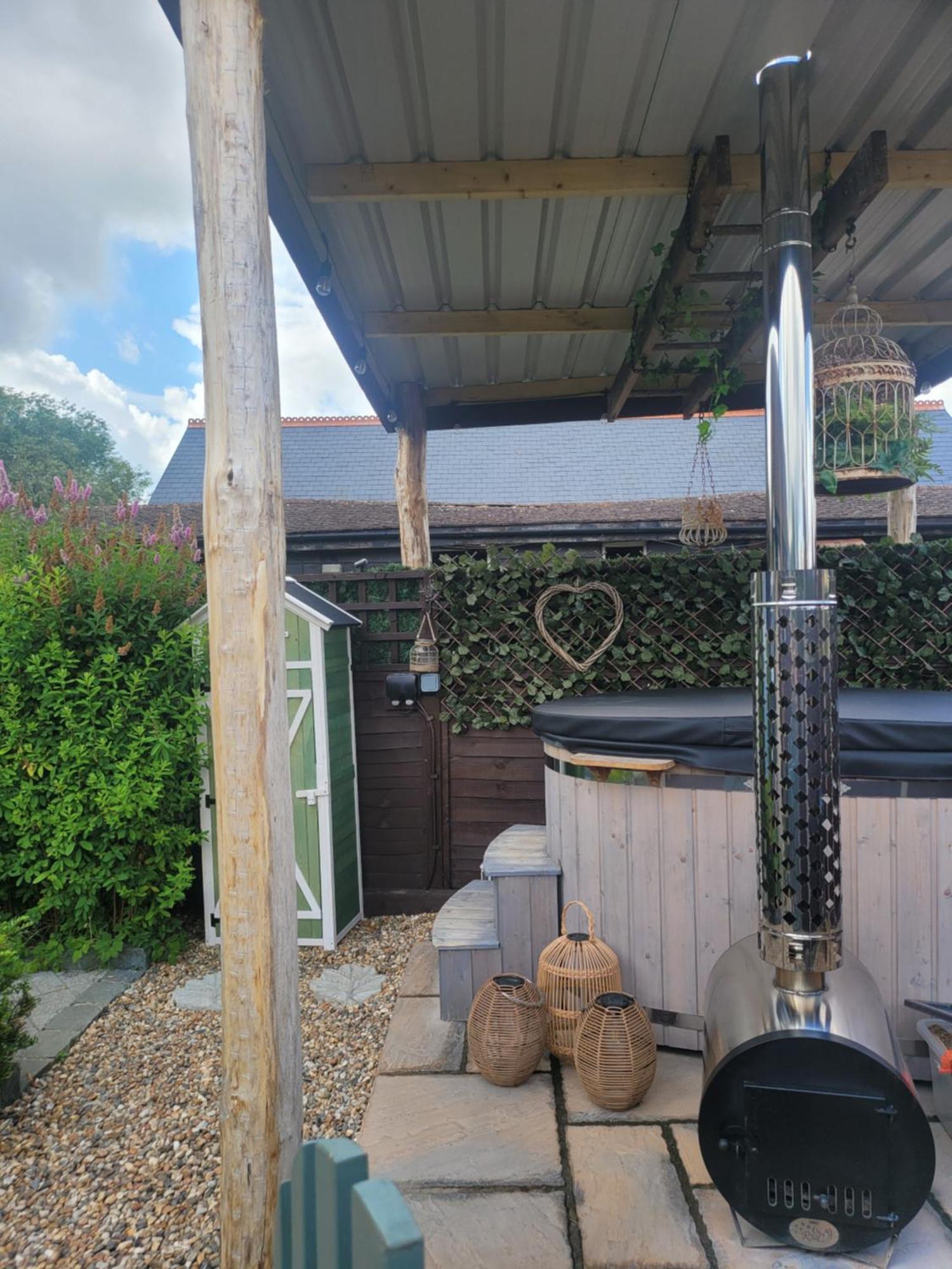 Birch Cottage With Private Wood Fire Hot Tub Harrietsham ภายนอก รูปภาพ